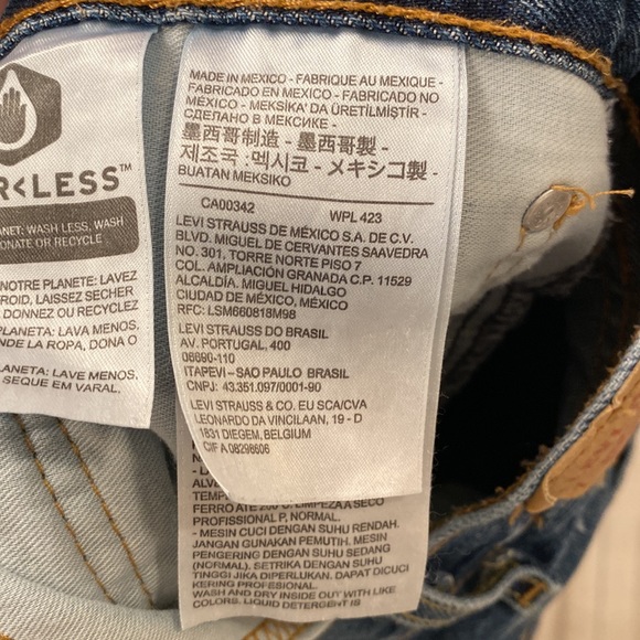 Levi’s 550 - W38” x L36” - Picture 8 of 11